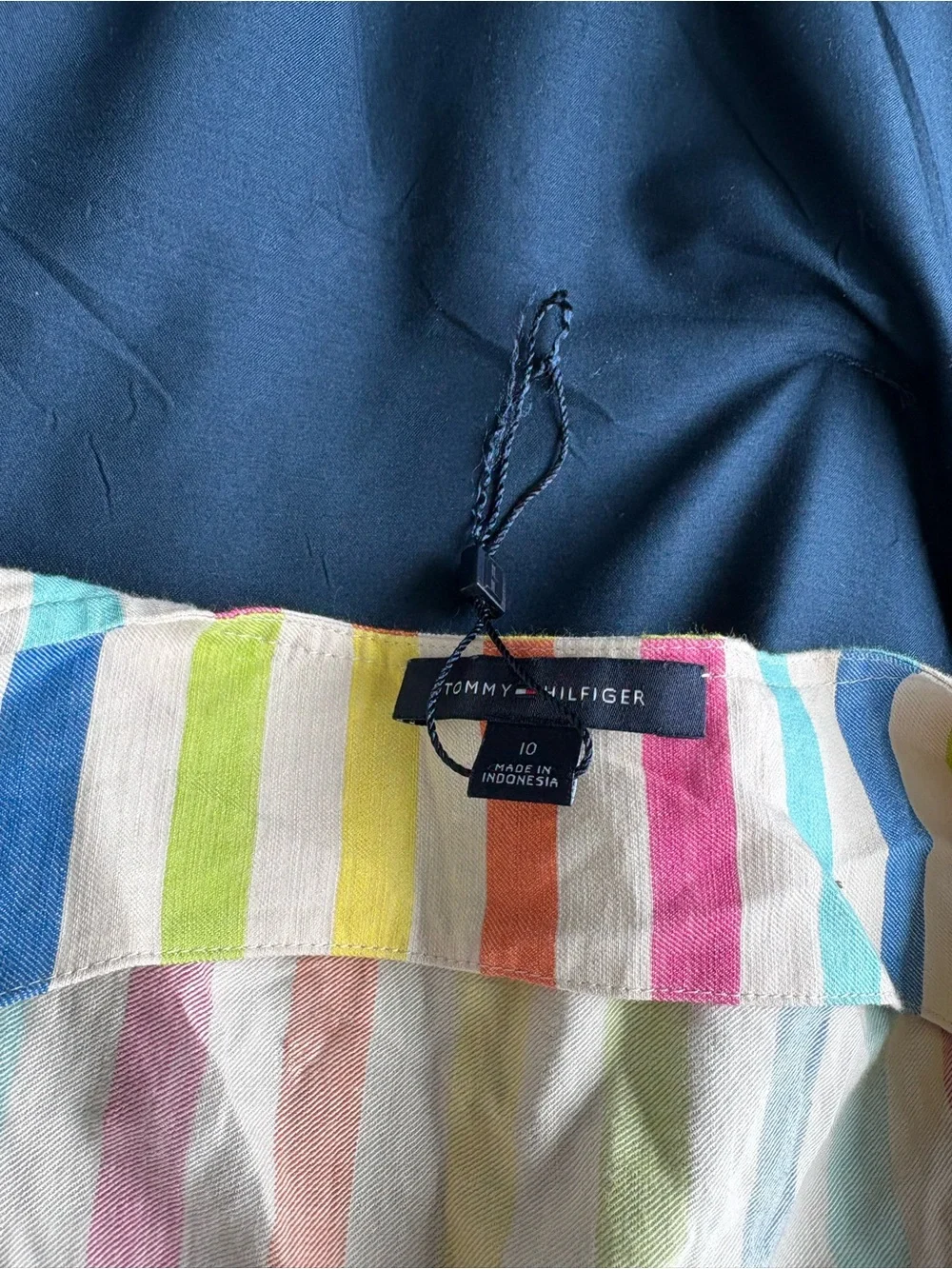 Size 10- Tommy Hilfiger Sleeveless Collared Midi Dress in Multi-Stripe - Picture 3 of 6